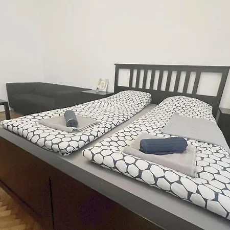Cozy Huge Studio On Margit Krt.
