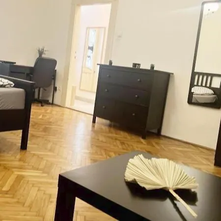 Apartament Cozy Huge Studio On Margit Krt.